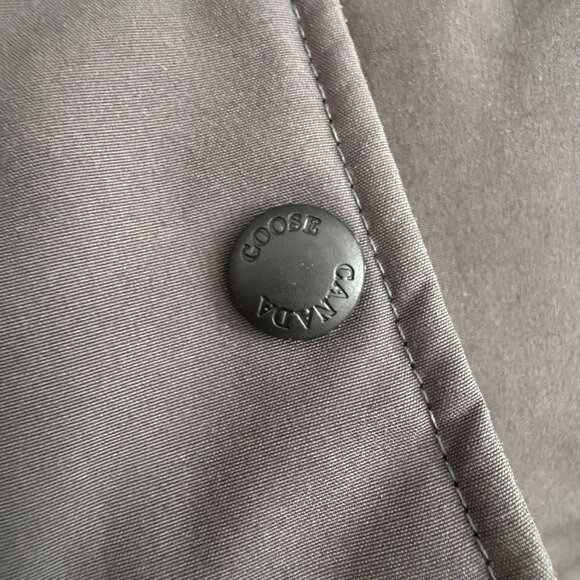 Canada Goose "Shelburne" Parka in Grey, size Small - Picture 8 of 16